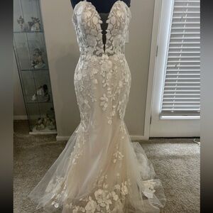 Abella White Floral Lace Wedding Dress